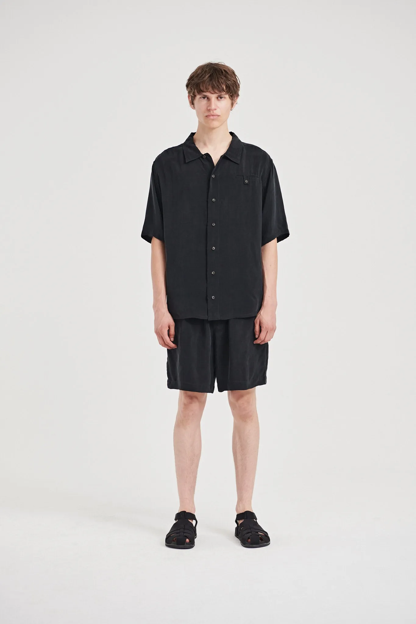 07 / Vegan silk Shorts black