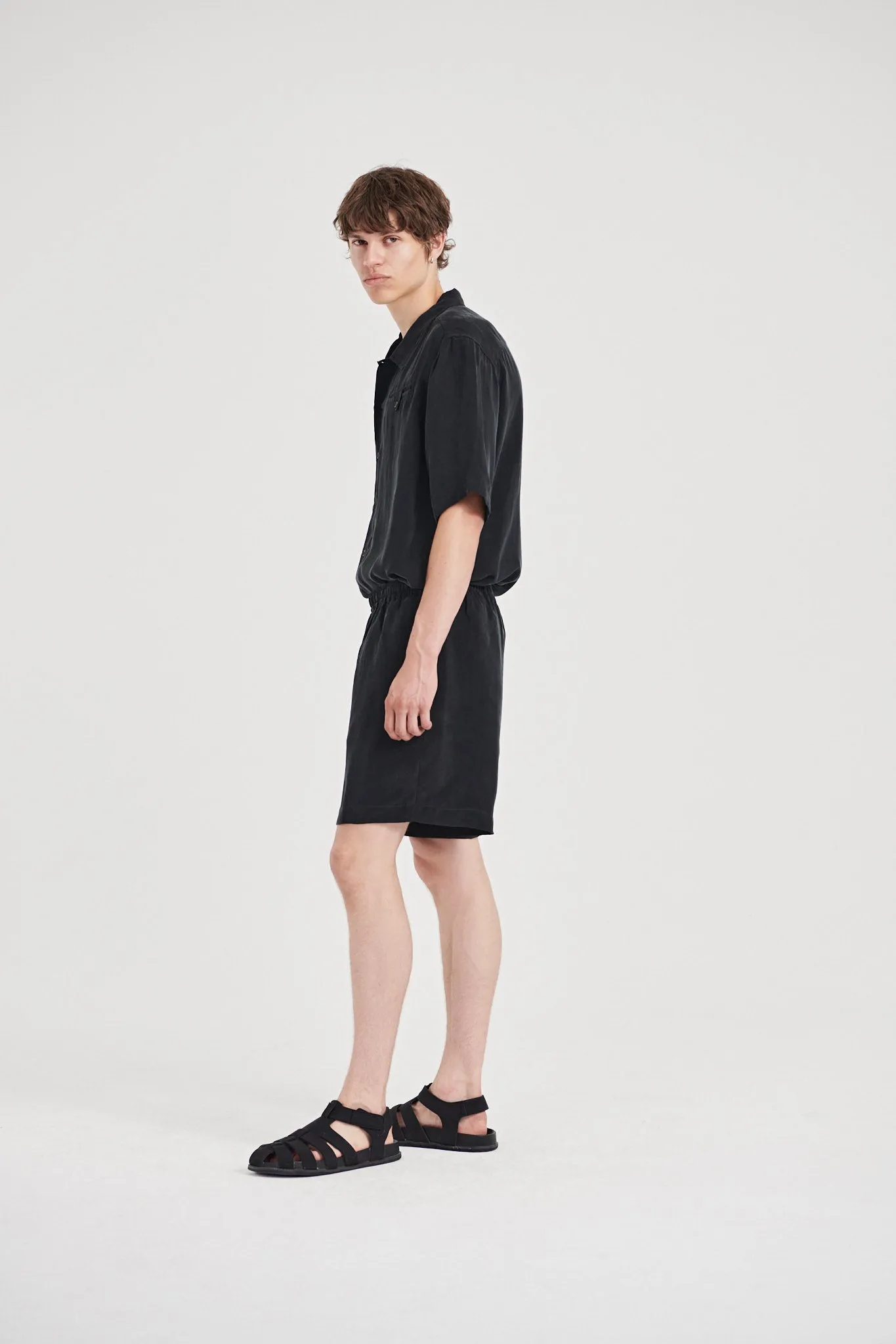 07 / Vegan silk Shorts black