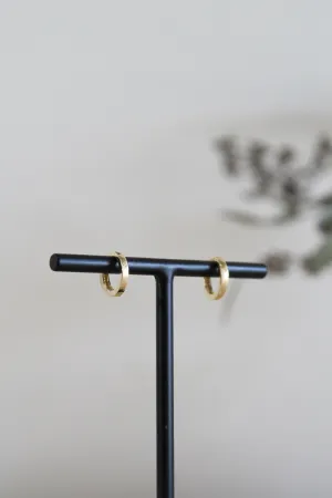 14k Yellow Gold Tailored Square Wire Hoops