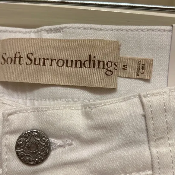26. Soft Surroundings The Ultimate Denim Pull on Shorts in White, Size Medium