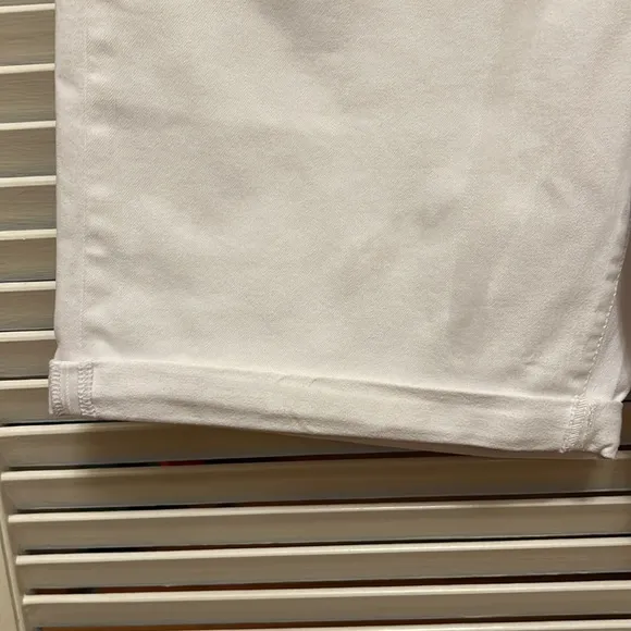 26. Soft Surroundings The Ultimate Denim Pull on Shorts in White, Size Medium
