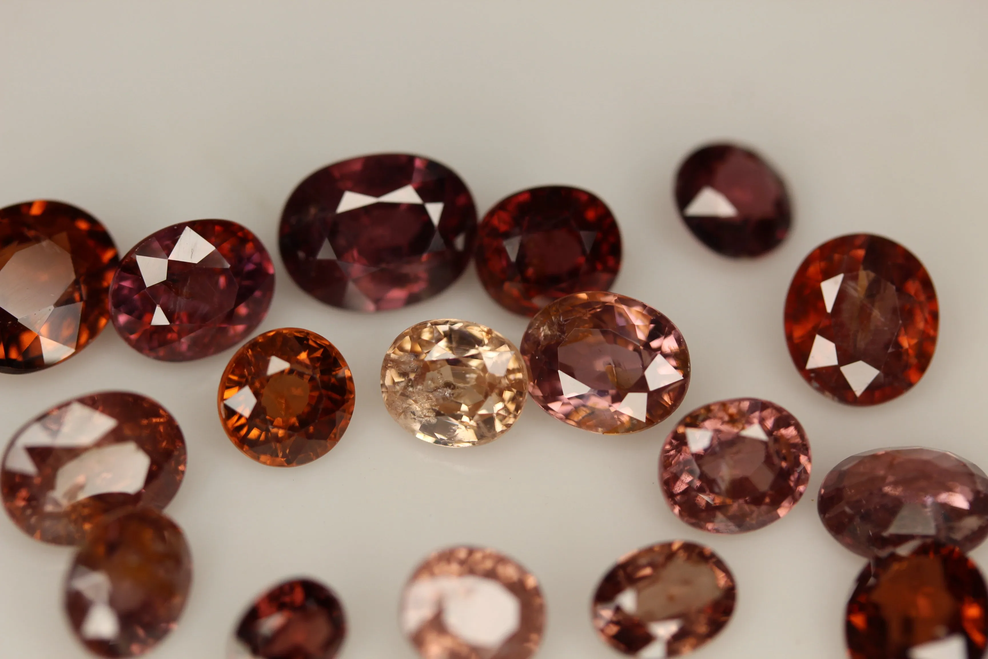45 carats Loose Zircon Stones Bulk