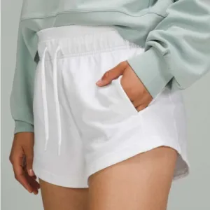 8027 -Lululemon Inner Glow High-Rise Short 3&quot;White- size 10