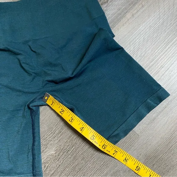Alphalete Amplify Short 6.5” Midnight Small High Rise Gym Workout