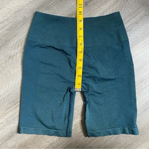 Alphalete Amplify Short 6.5” Midnight Small High Rise Gym Workout