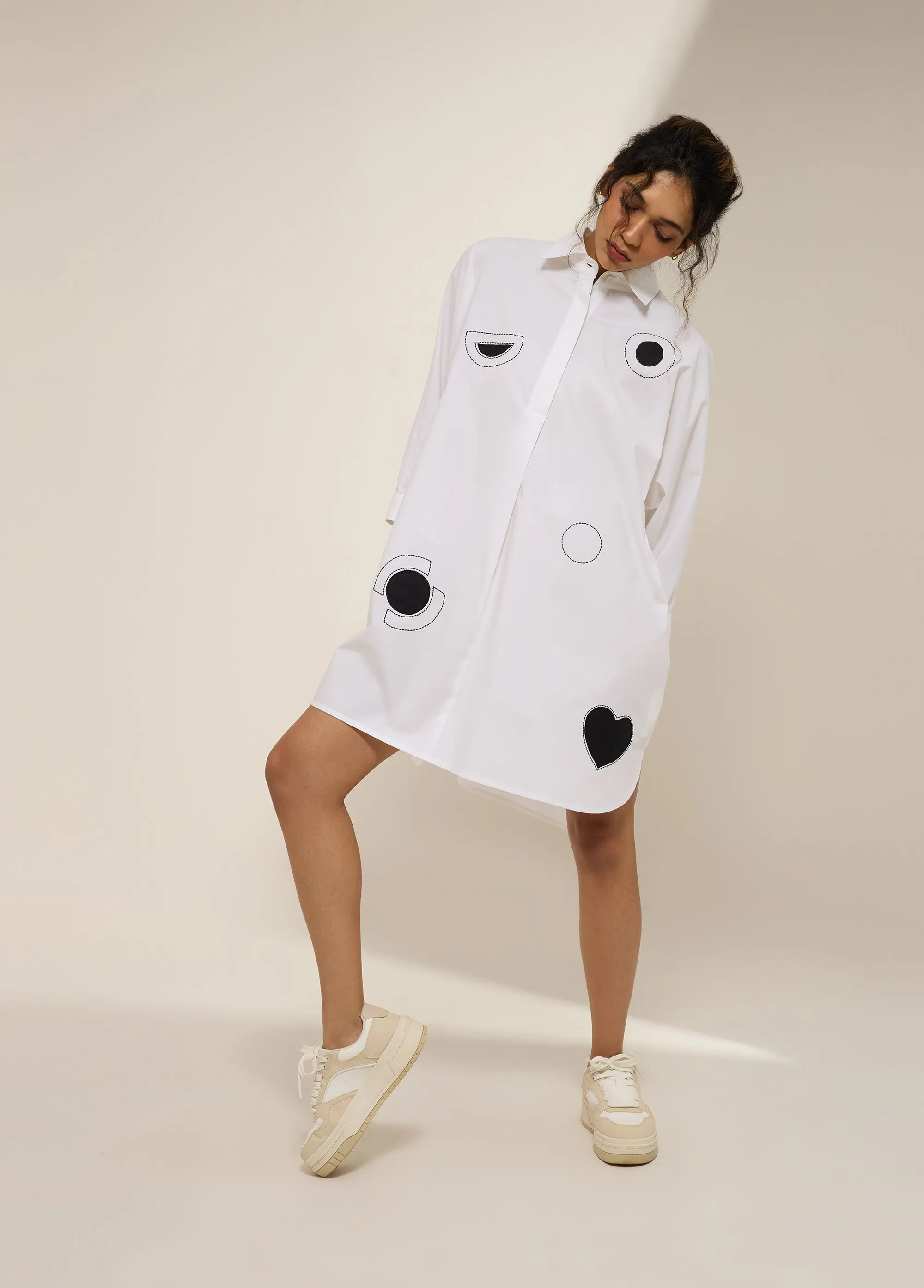 ANTI-FIT DRESS WITH PATCH DETAILS