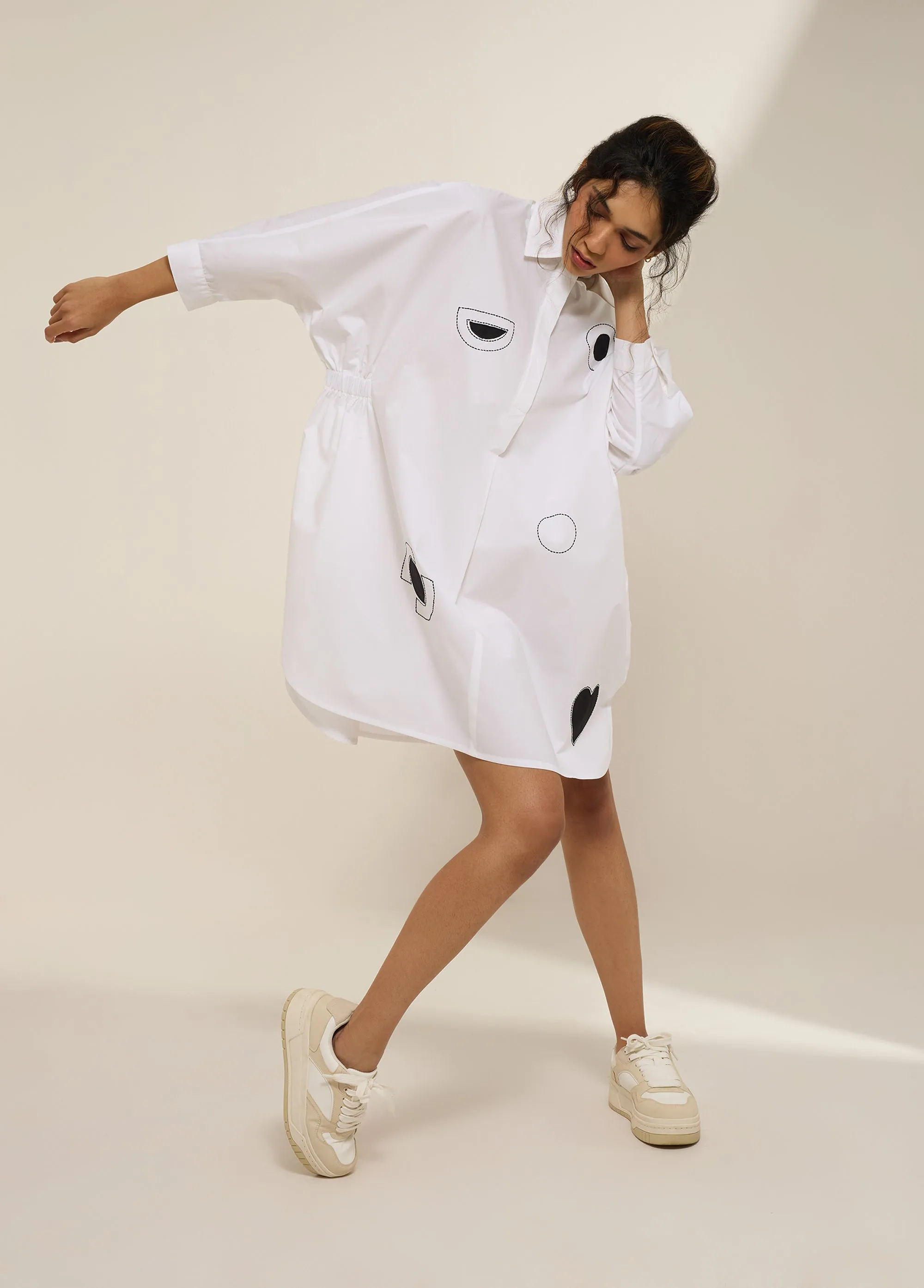 ANTI-FIT DRESS WITH PATCH DETAILS