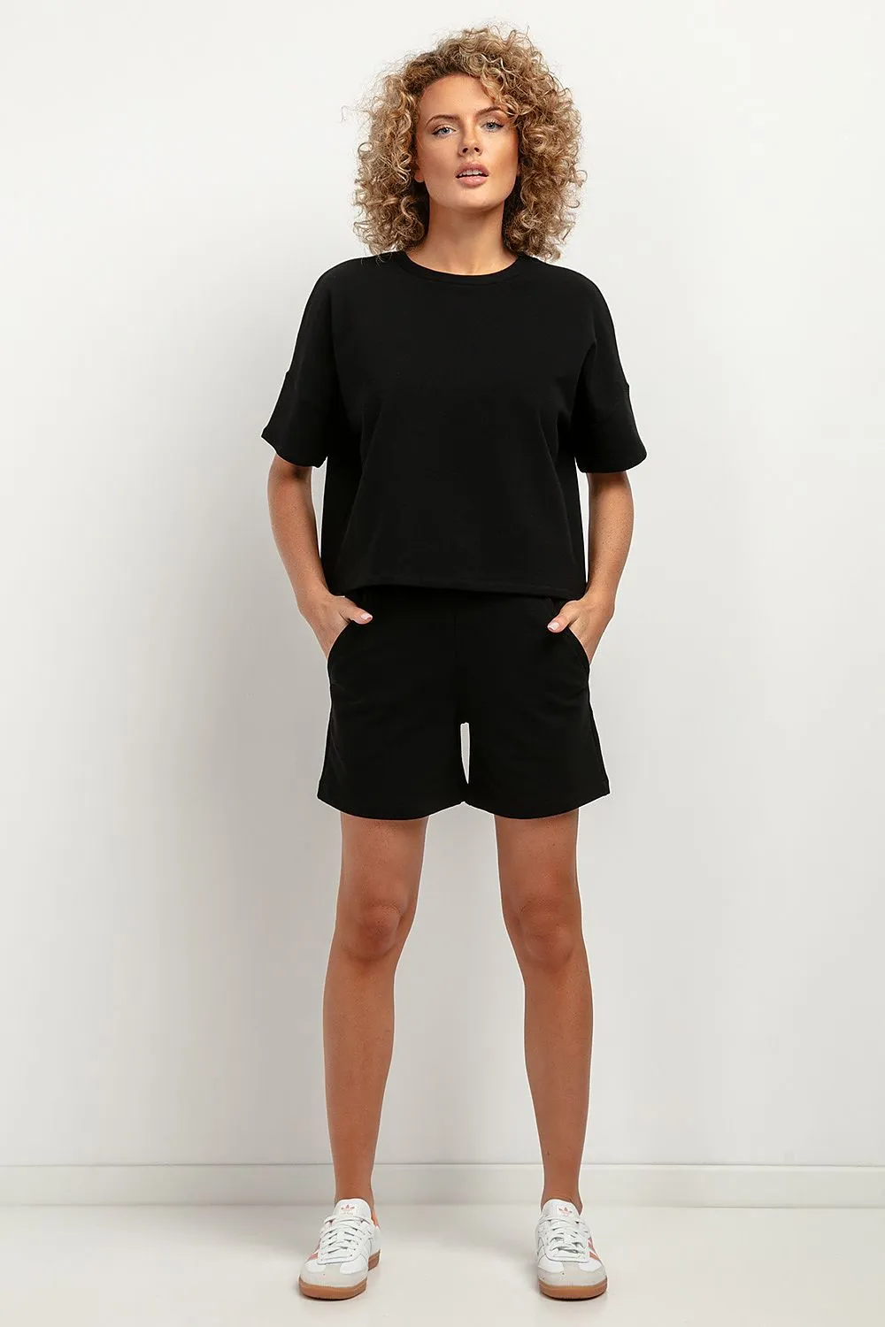 Chic Urban Blouse with Loose Fit