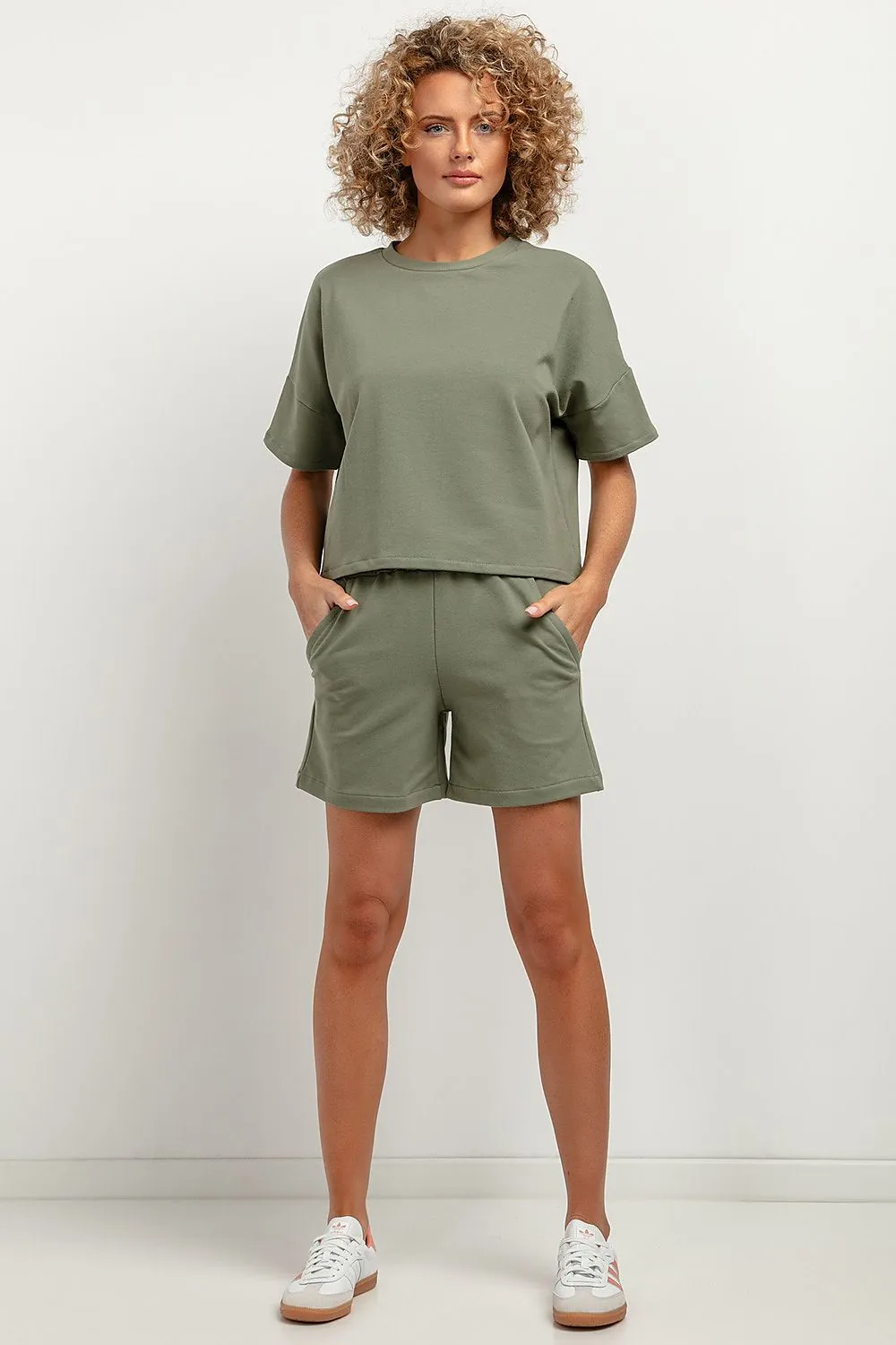 Chic Urban Blouse with Loose Fit