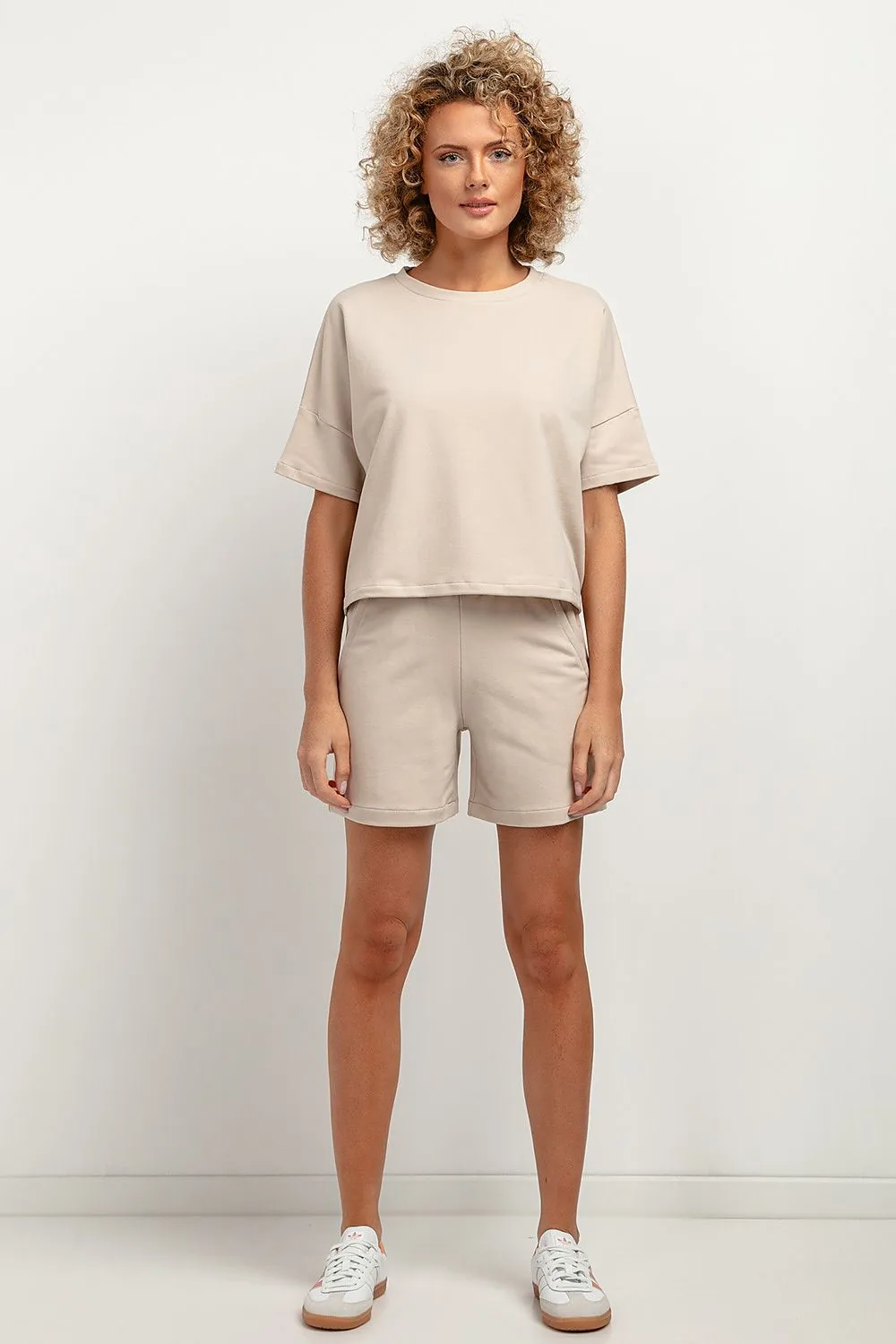 Chic Urban Blouse with Loose Fit