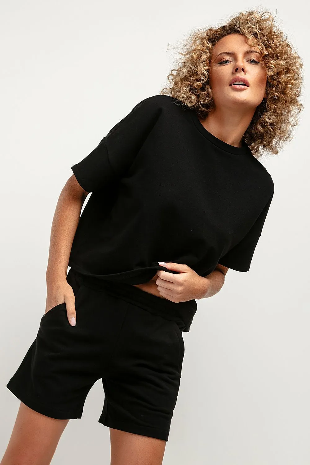 Chic Urban Blouse with Loose Fit