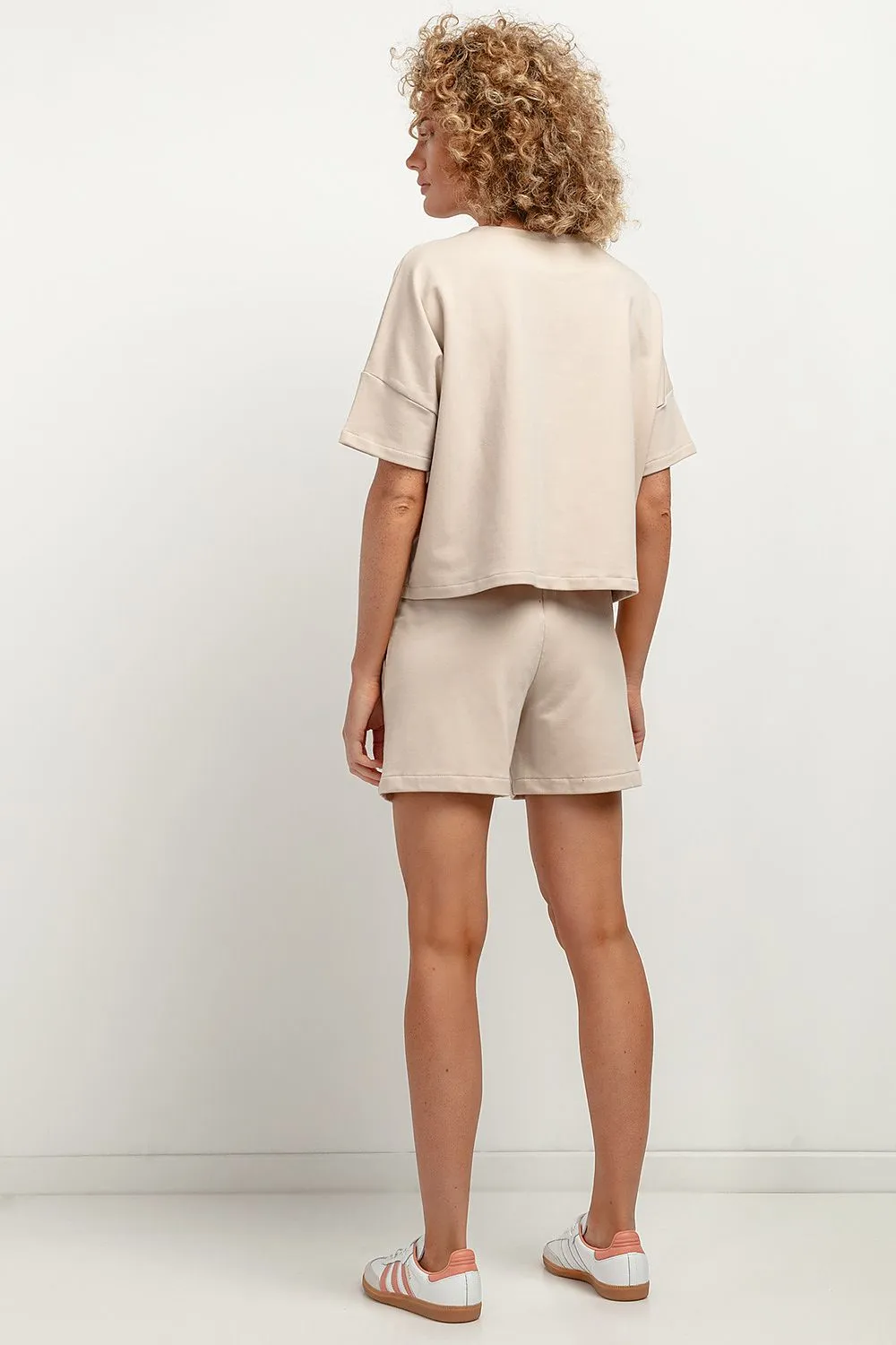 Chic Urban Blouse with Loose Fit