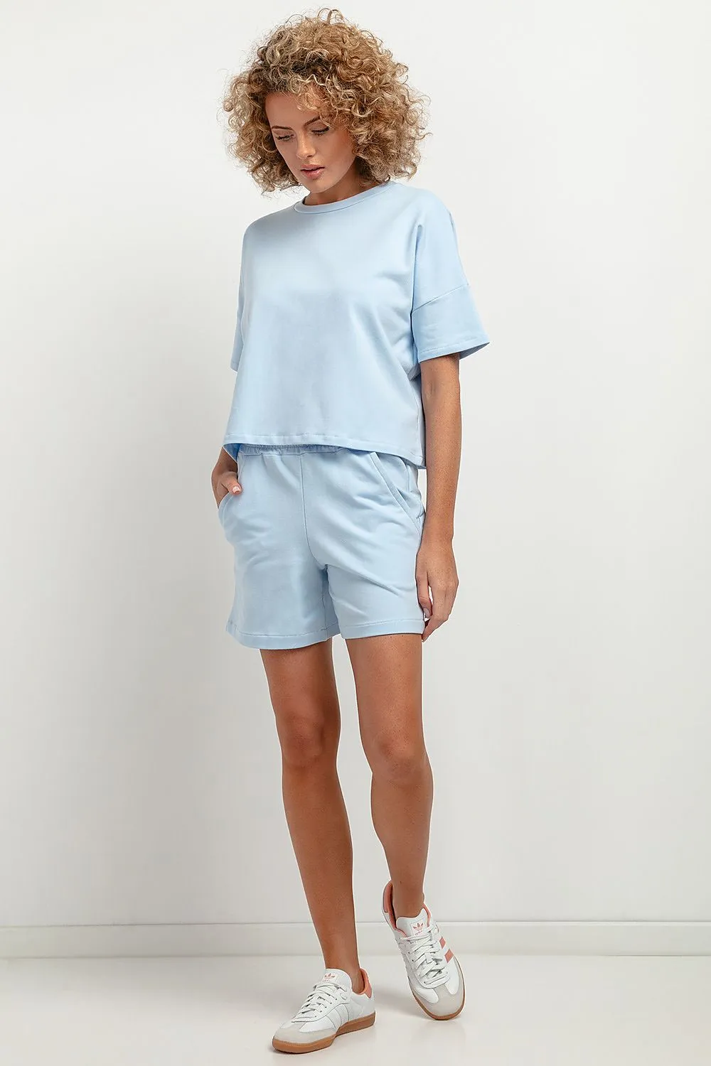 Chic Urban Blouse with Loose Fit