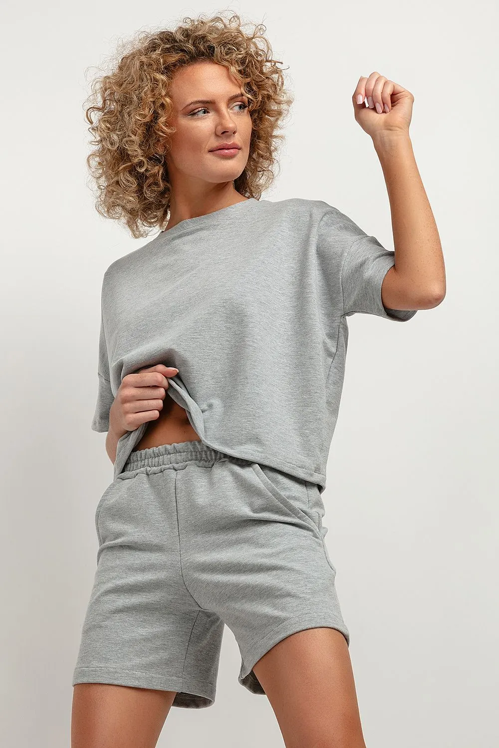 Chic Urban Blouse with Loose Fit