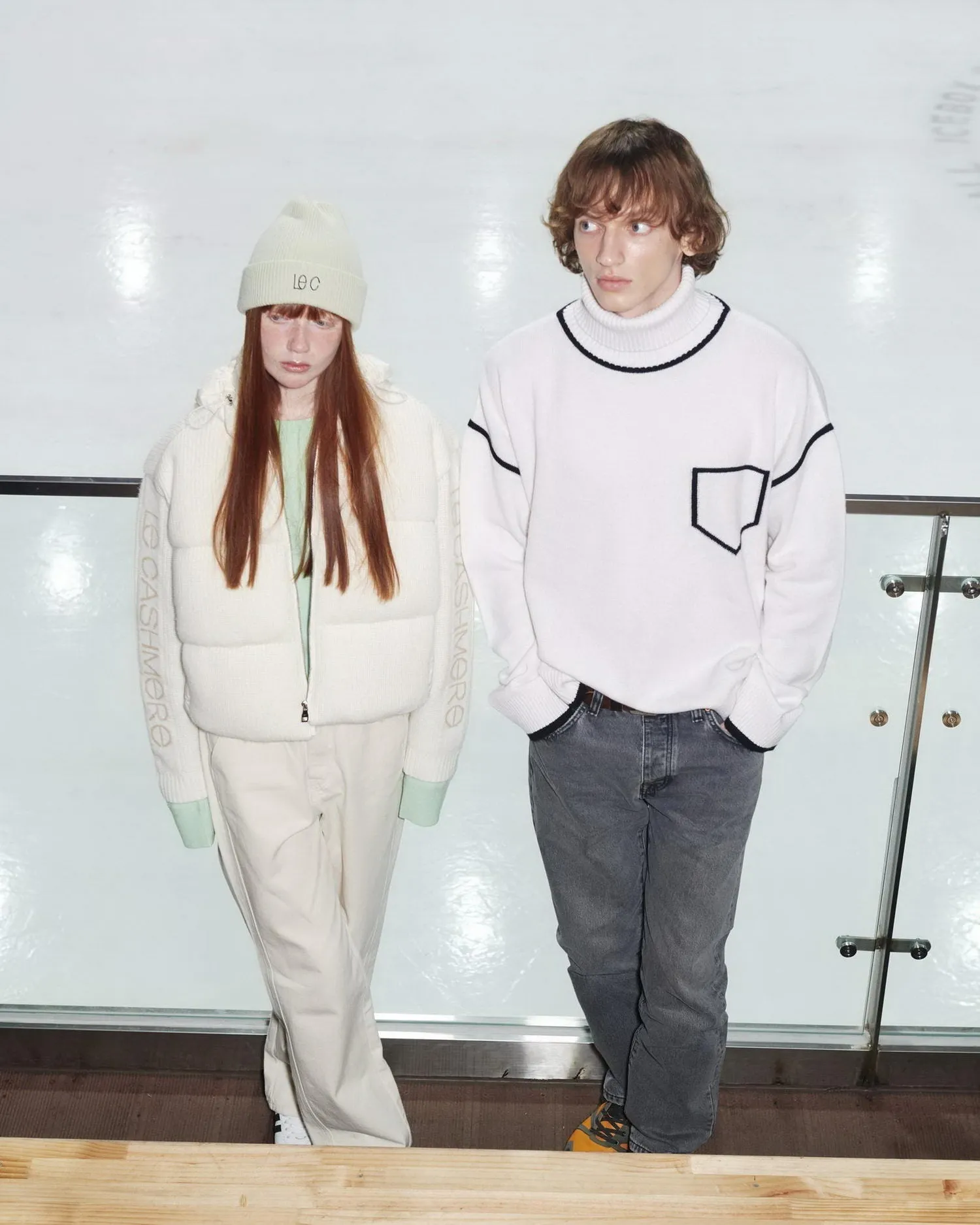 Contrast Line Turtleneck