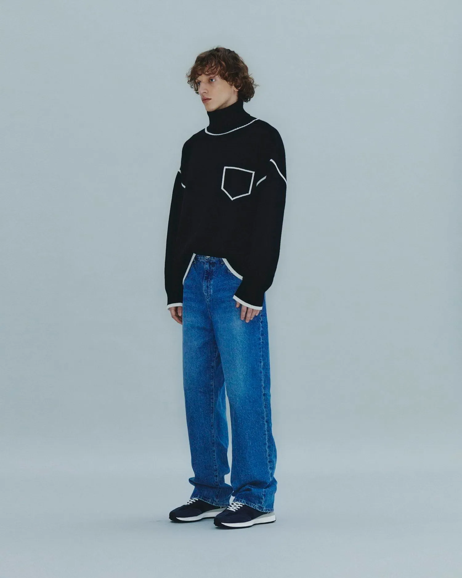 Contrast Line Turtleneck