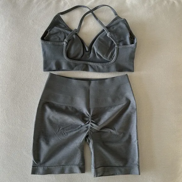 CORE SEAMLESS SET