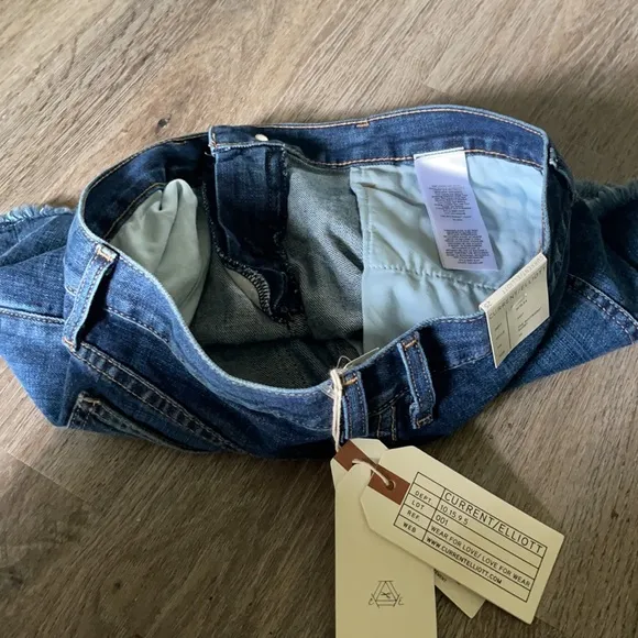 Current/Elliott Boyfriend Short Size 25