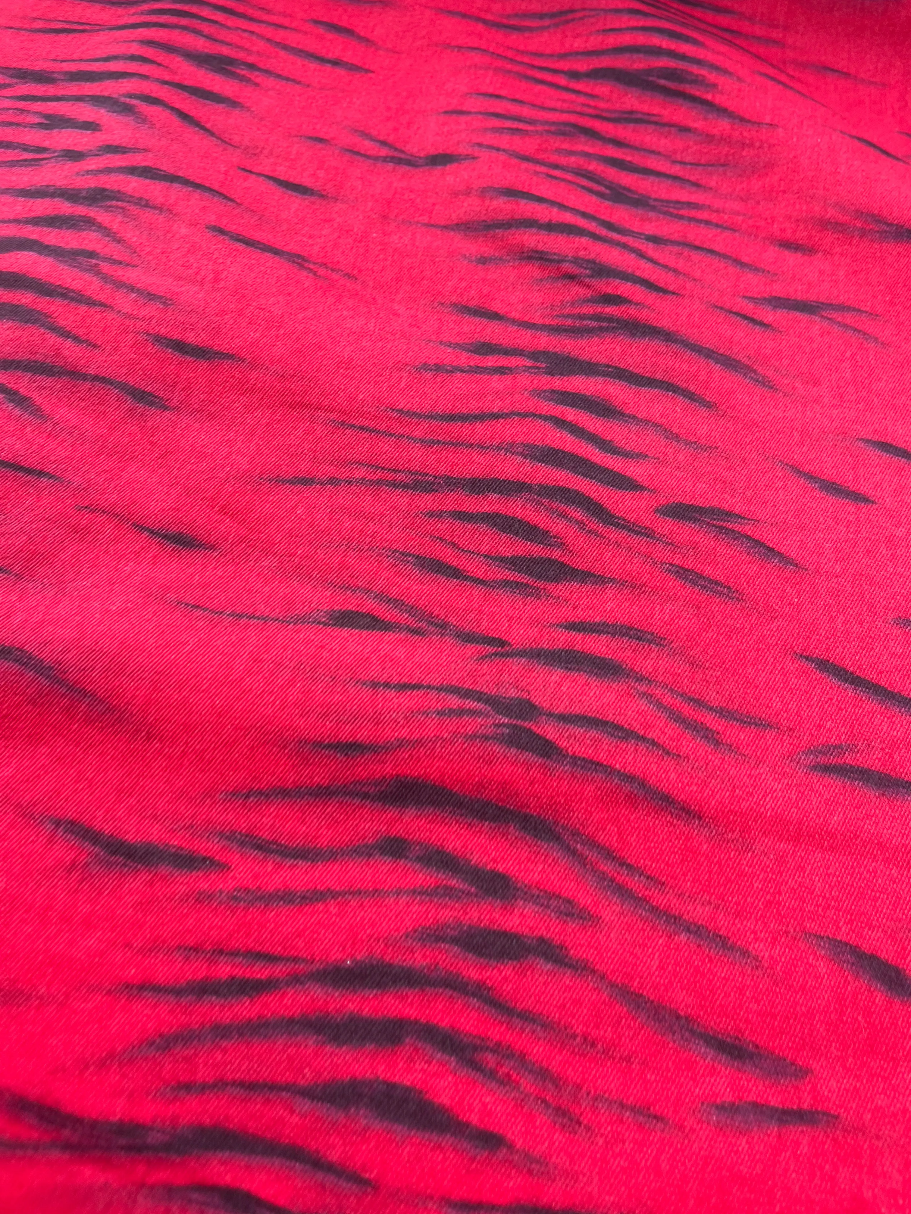 Fatima 007 cotton twill stretch with red/black zebra print