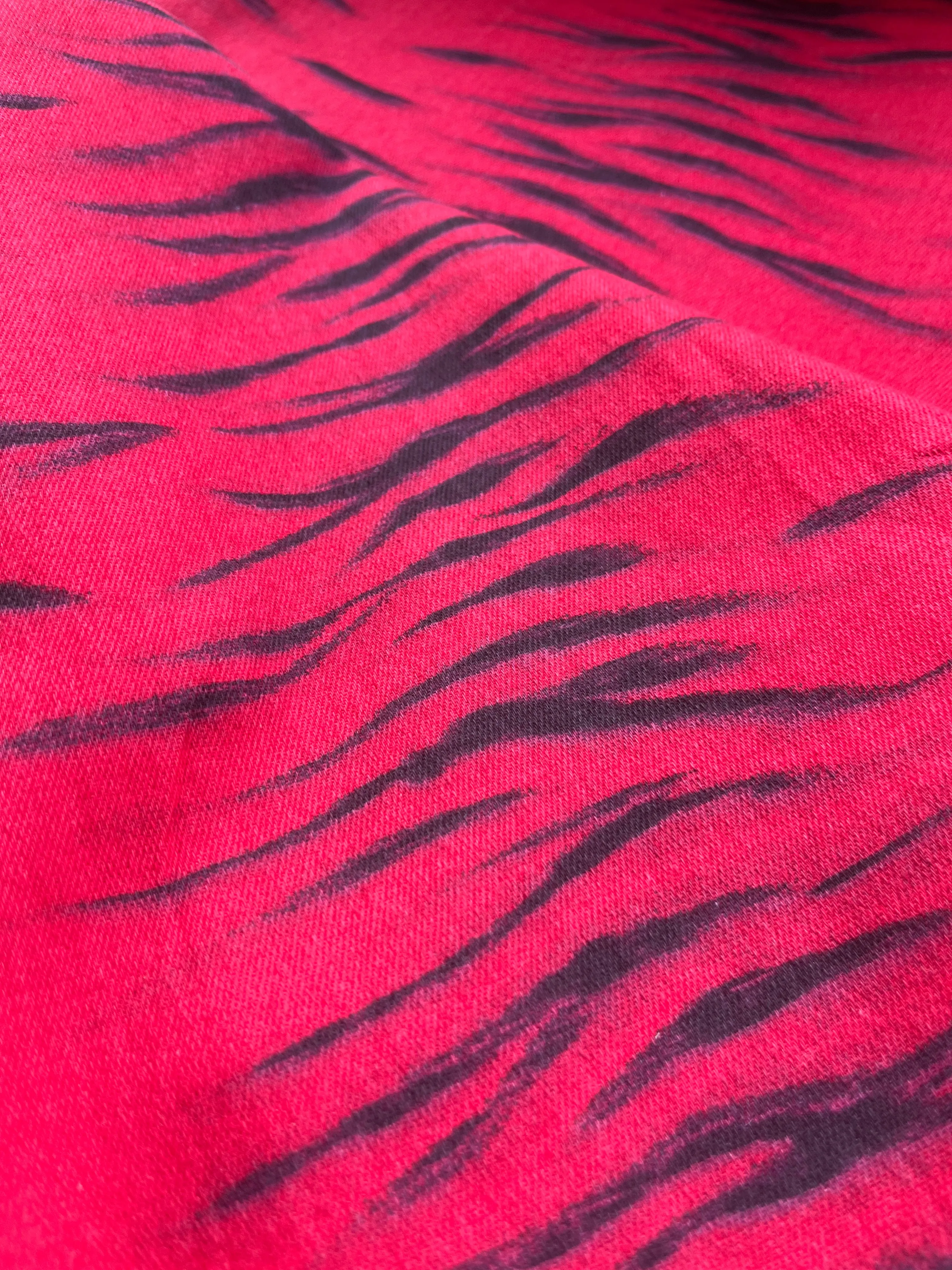 Fatima 007 cotton twill stretch with red/black zebra print