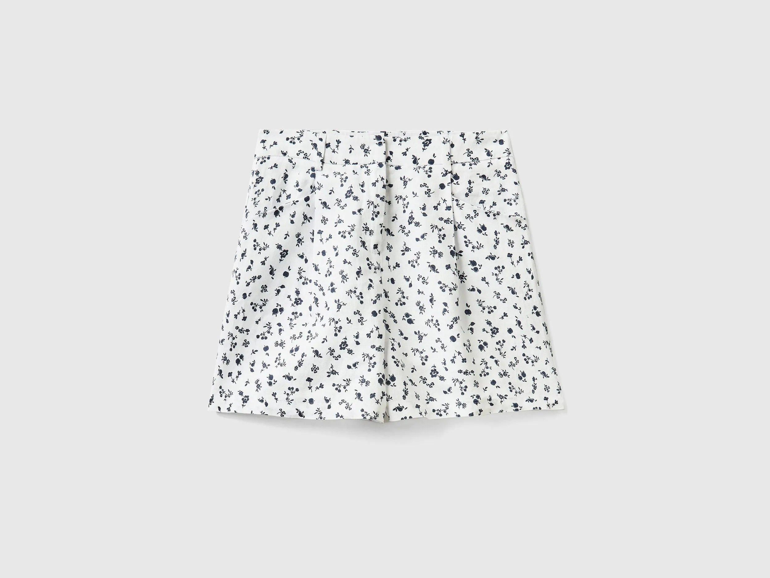 Floral Pattern Centered Front Pleat White Shorts