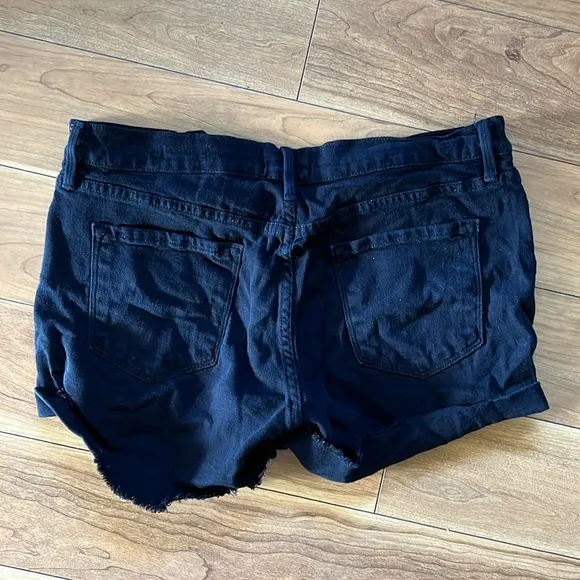 Frame Le Cutoff denim shorts in black
