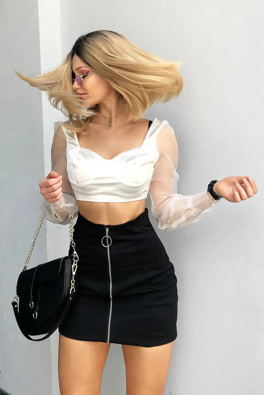 Honey｜Synthetic Swiss Lace Front Wig