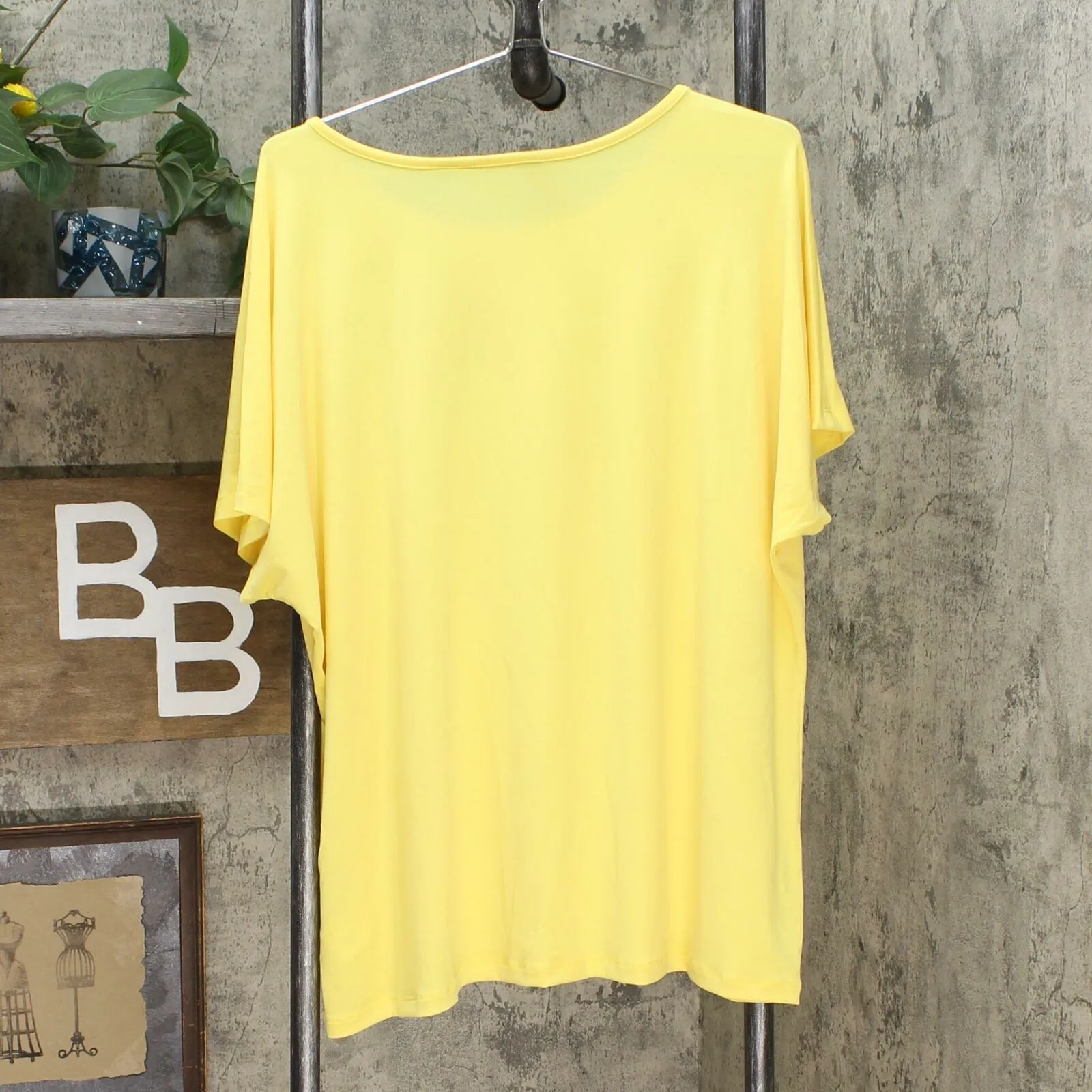 IMAN Women's Plus Size 2 Pack City Chic Short Sleeve T-Shirts With Necklace