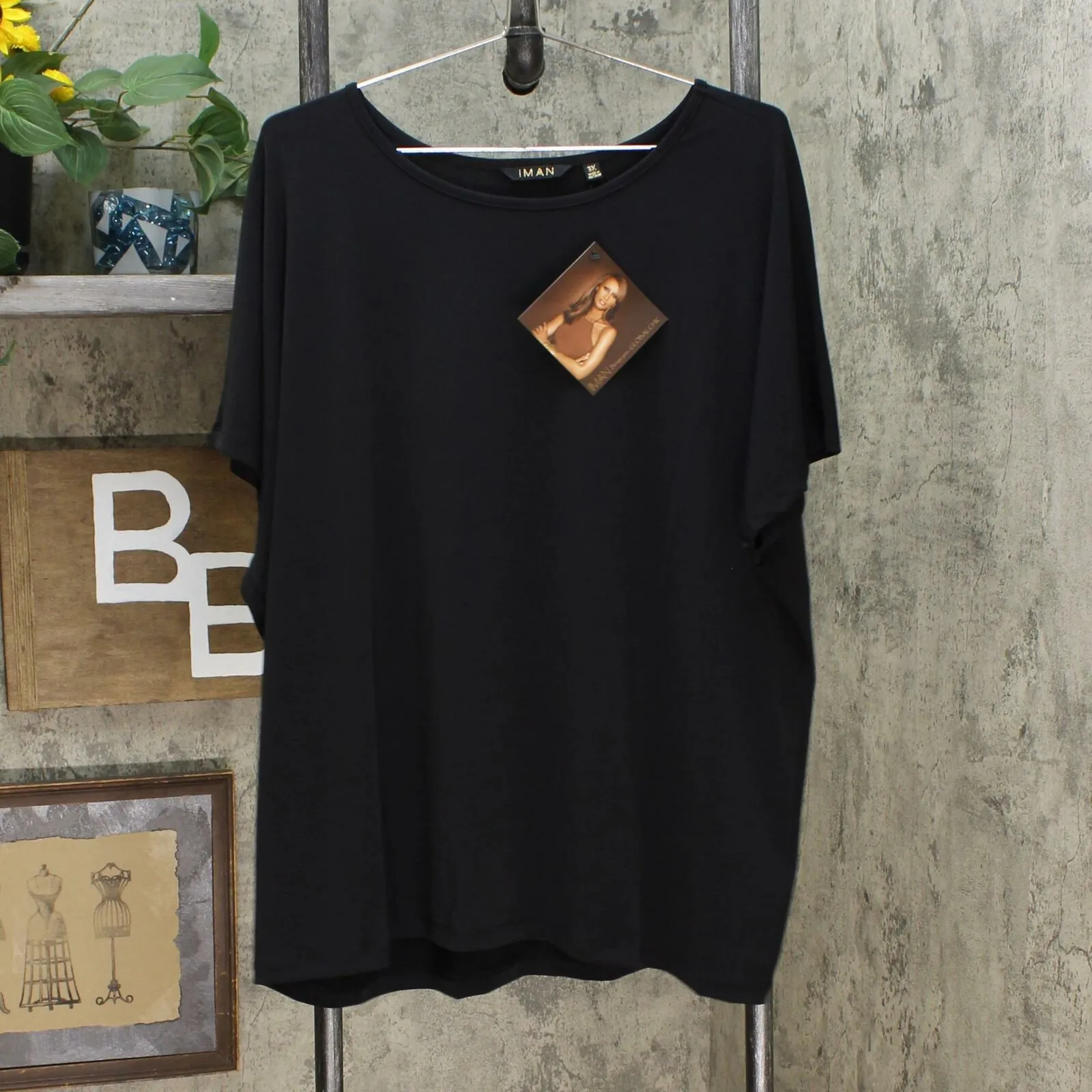 IMAN Women's Plus Size 2 Pack City Chic Short Sleeve T-Shirts With Necklace