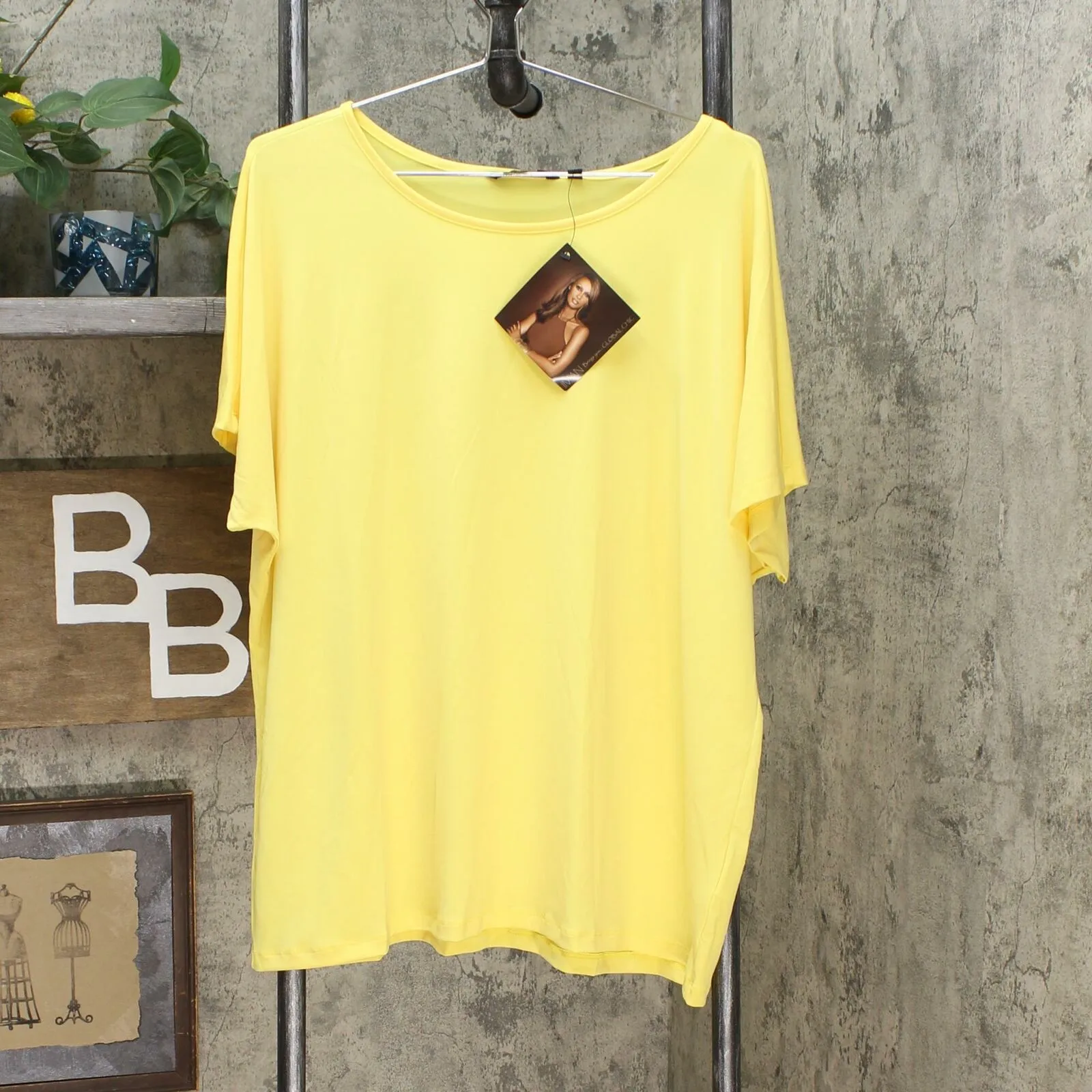 IMAN Women's Plus Size 2 Pack City Chic Short Sleeve T-Shirts With Necklace