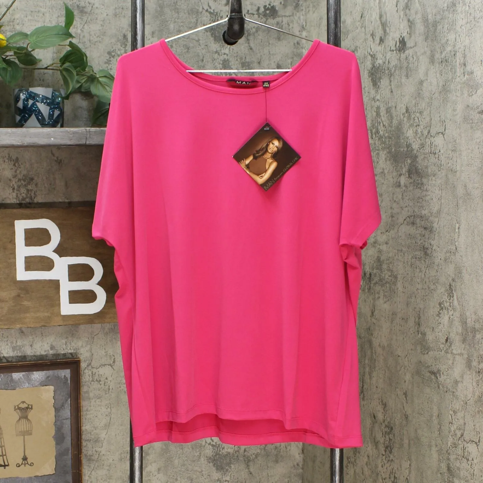 IMAN Women's Plus Size 2 Pack City Chic Short Sleeve T-Shirts With Necklace