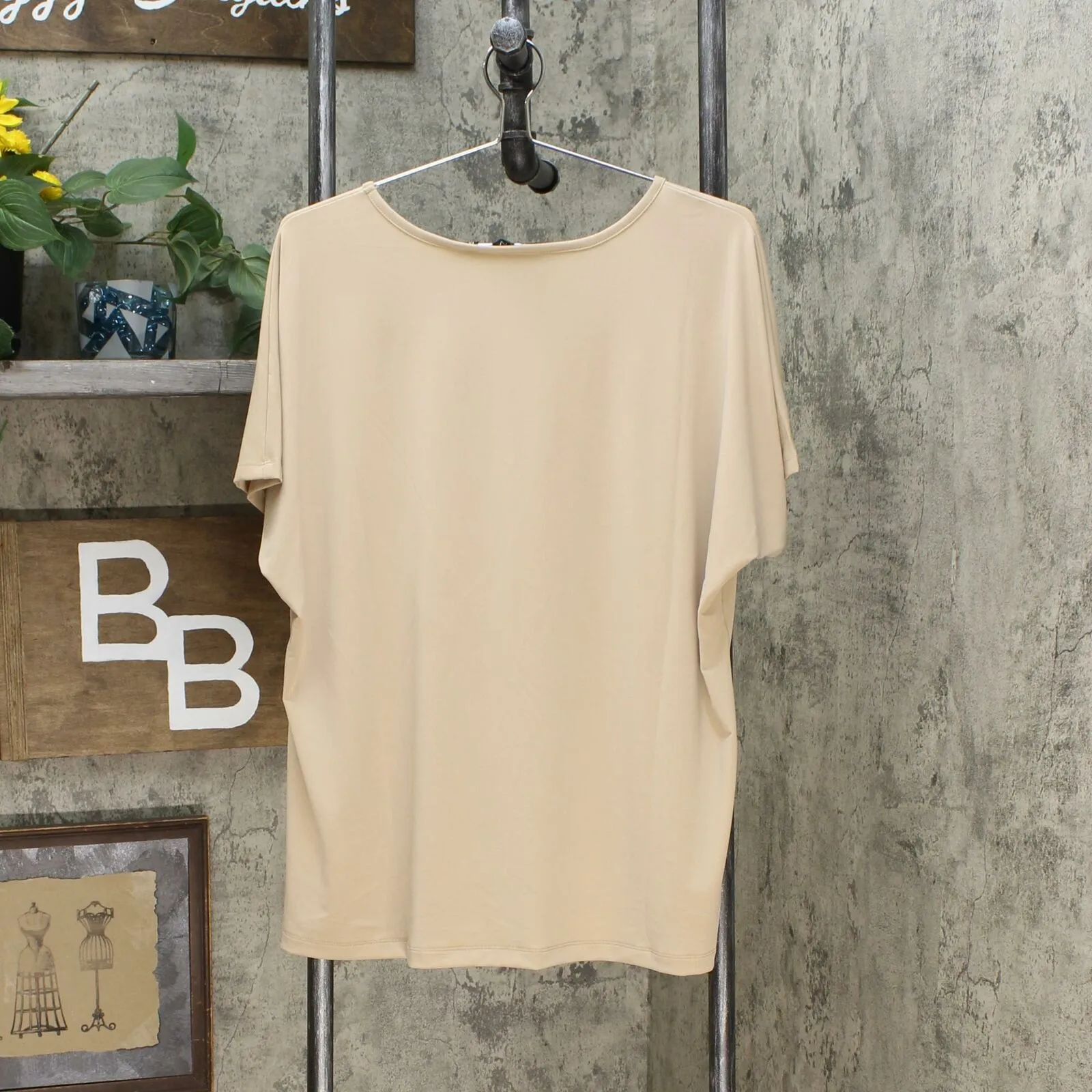 IMAN Women's Plus Size 2 Pack City Chic Short Sleeve T-Shirts With Necklace