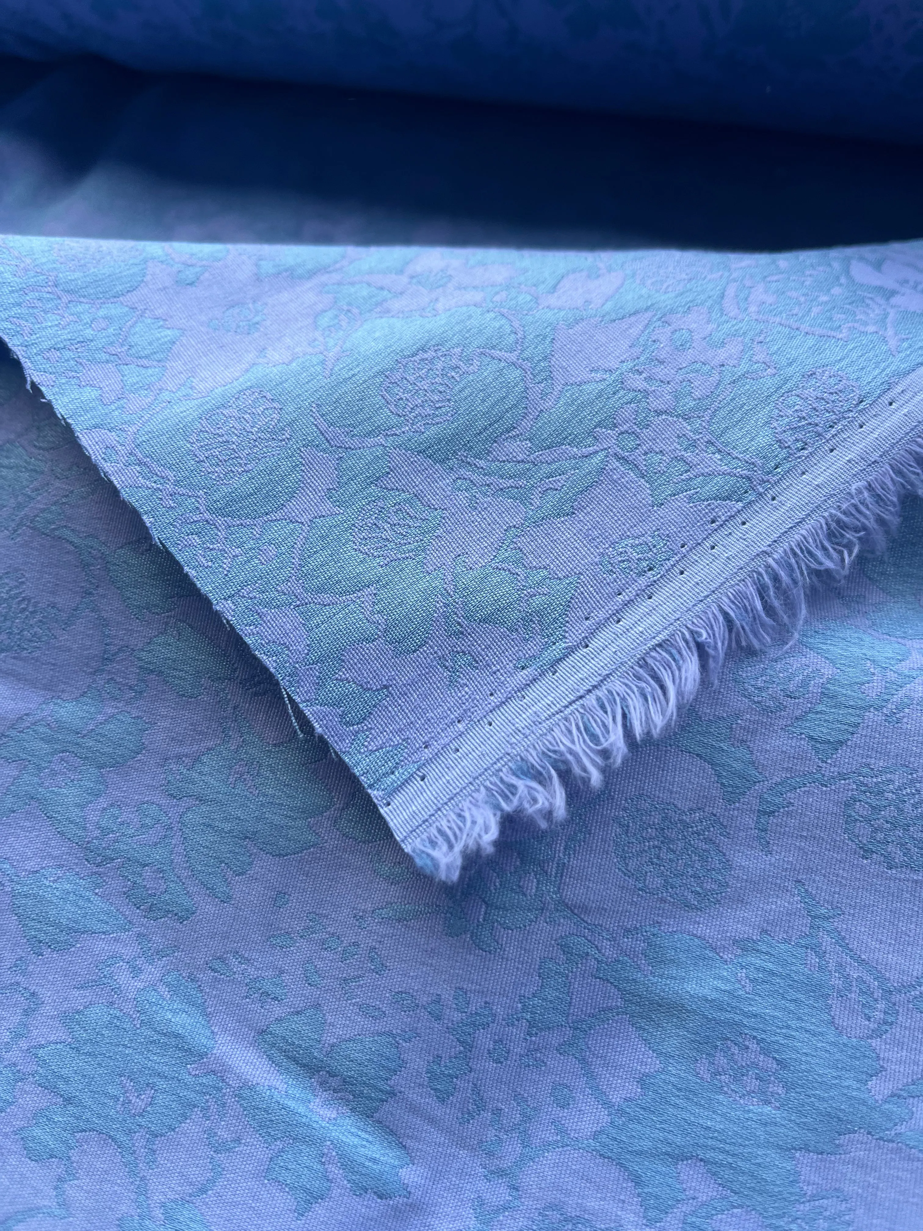 Jacques 012 cotton stretch jacquard lilac/turquoise flowers