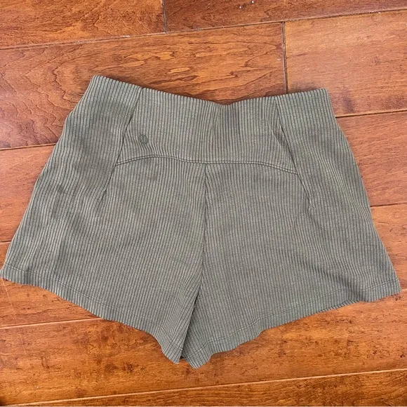 Lululemon Ribbed Softstreame Soft Stream High Rise Shorts Nomad Brown Sz 4