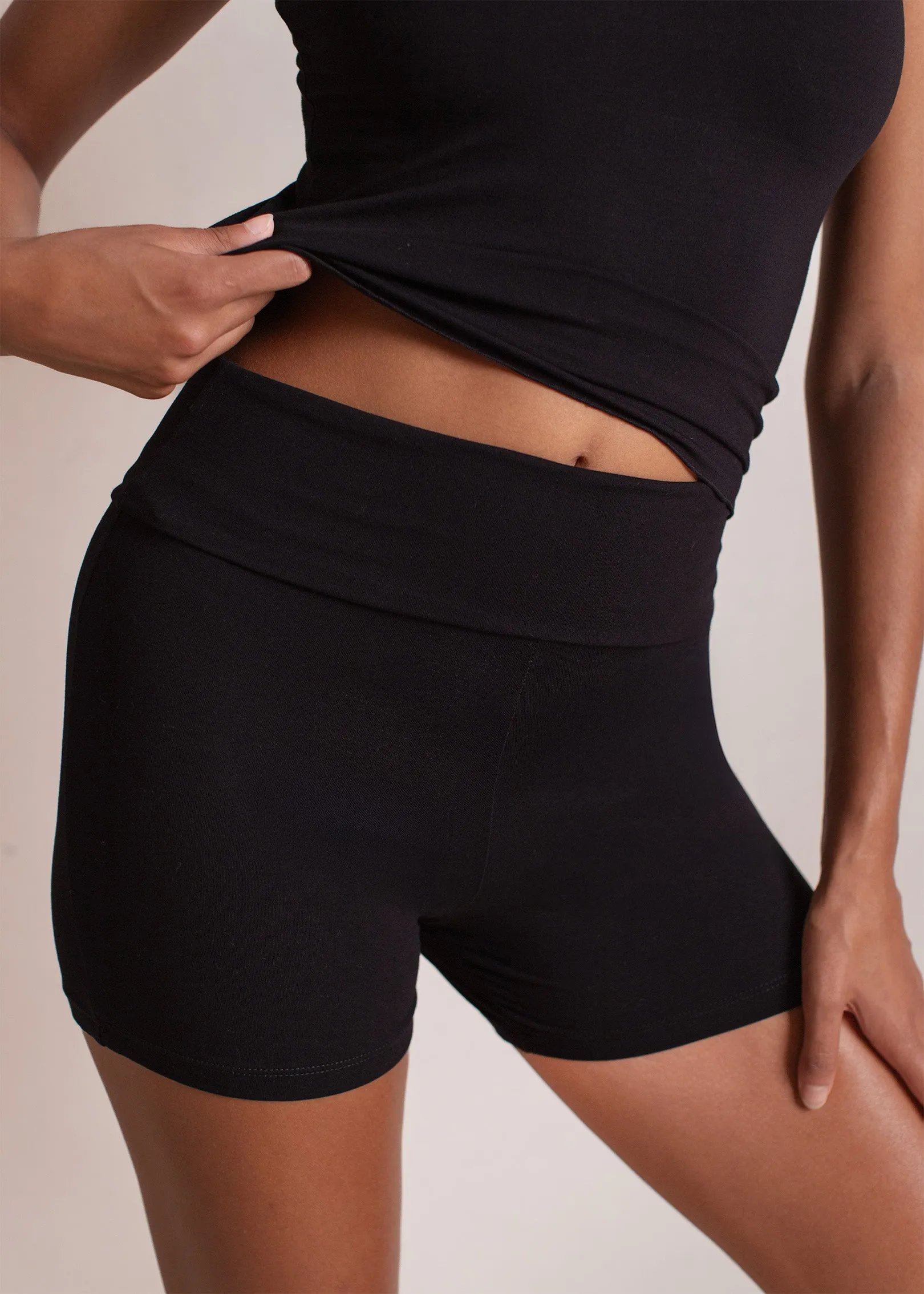 Moon Shorts Black