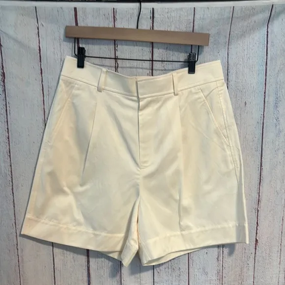 NWOT Everlane The Draper Short in Buttersmooth