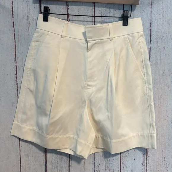 NWOT Everlane The Draper Short in Buttersmooth