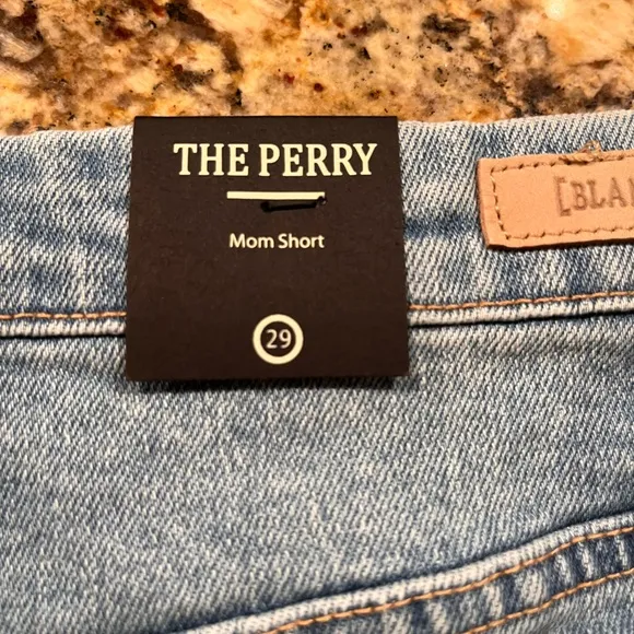 NWT Blank NYC The Perry Mom Jean Shorts