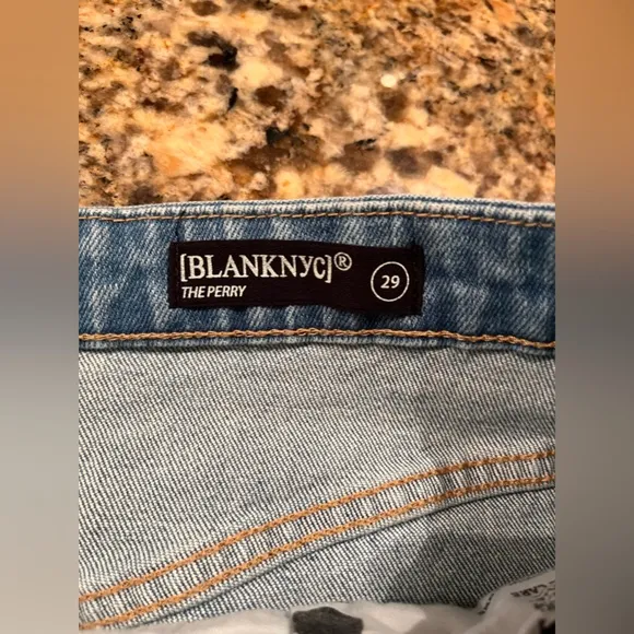 NWT Blank NYC The Perry Mom Jean Shorts