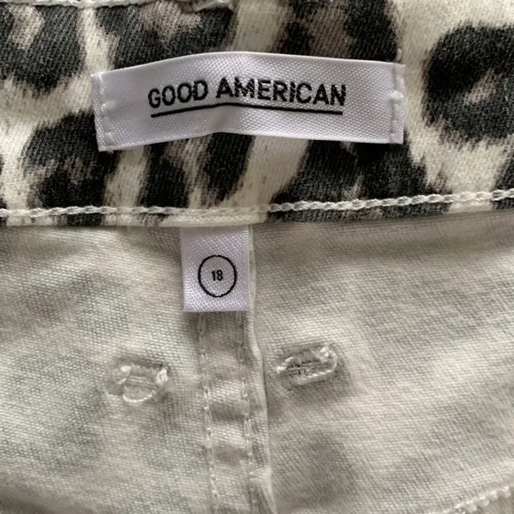 NWT Good American Leopard Print Denim Shorts