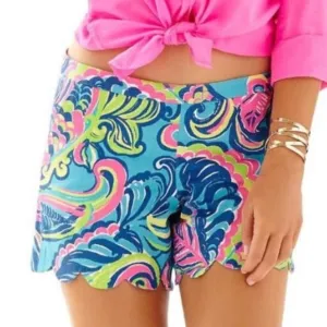 NWT Lily Pulitzer Private Island Scalloped Shorts. Size 6