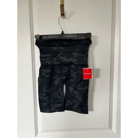 NWT Spanx Look at Me Now Bike Short black camo