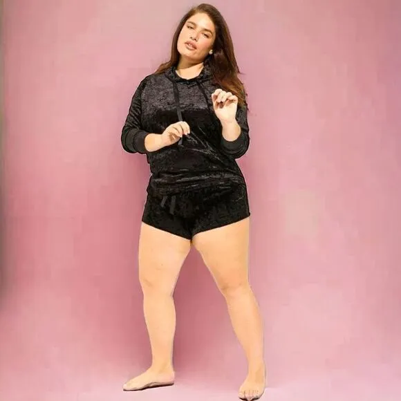 PRICE FIRM!$58 TORRID CRUSHED VELOUR Pullover With Matching Shorts Set.