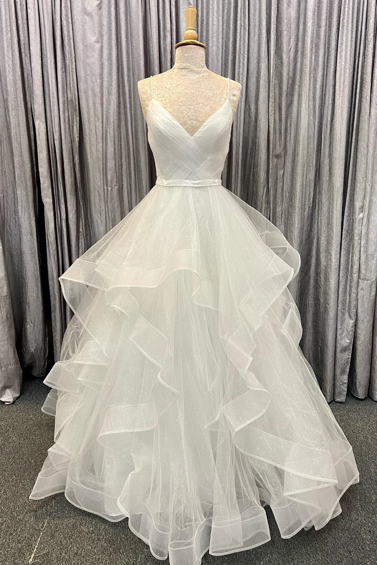 Princess Straps Black Layers A-line Long Prom Gown
