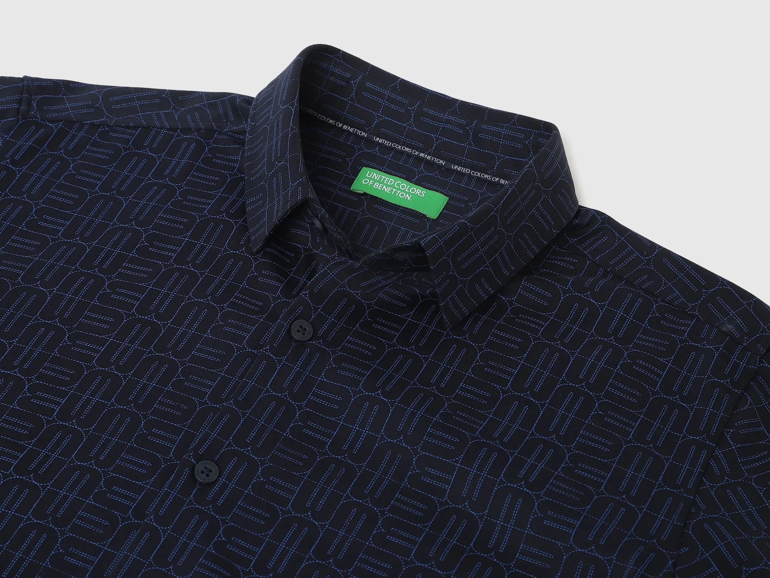 Regular Fit Spread Collar Printed Shirts