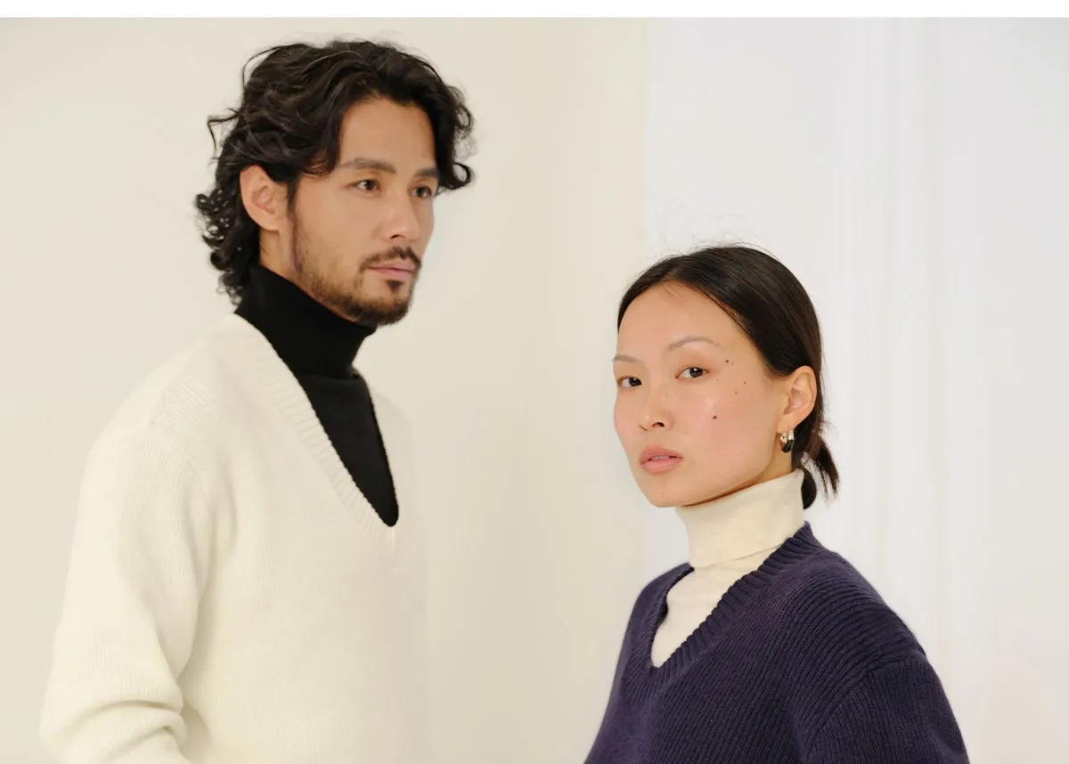 Unisex U-neck Knit Sweater