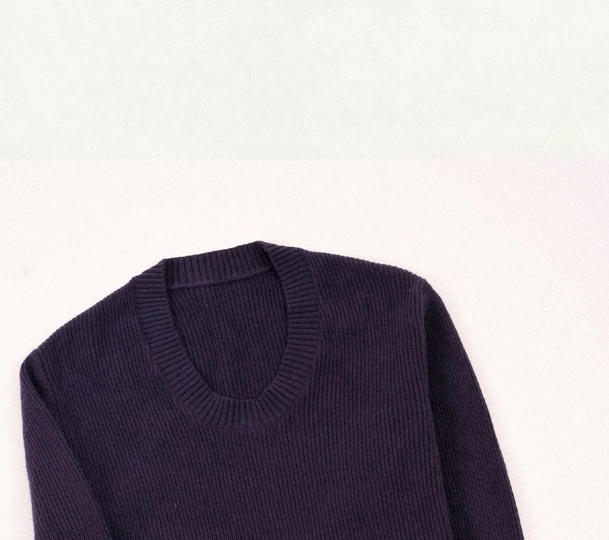 Unisex U-neck Knit Sweater