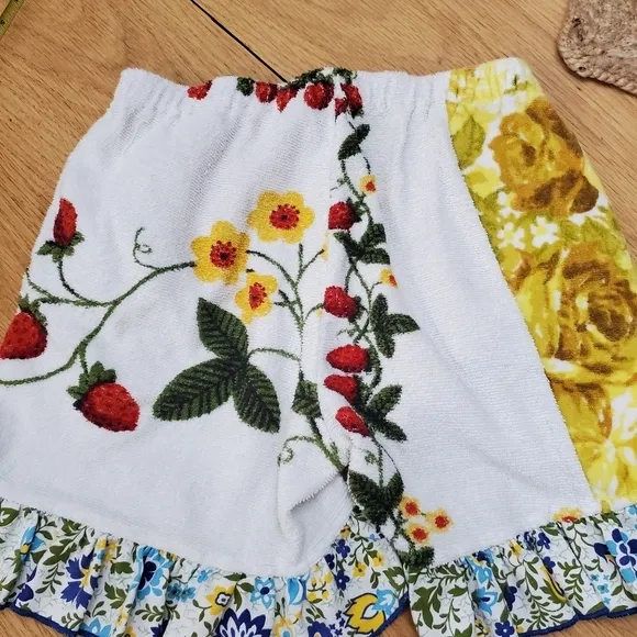 Urban Outfitters Floral college towel Shorts - boho‎ hippie style