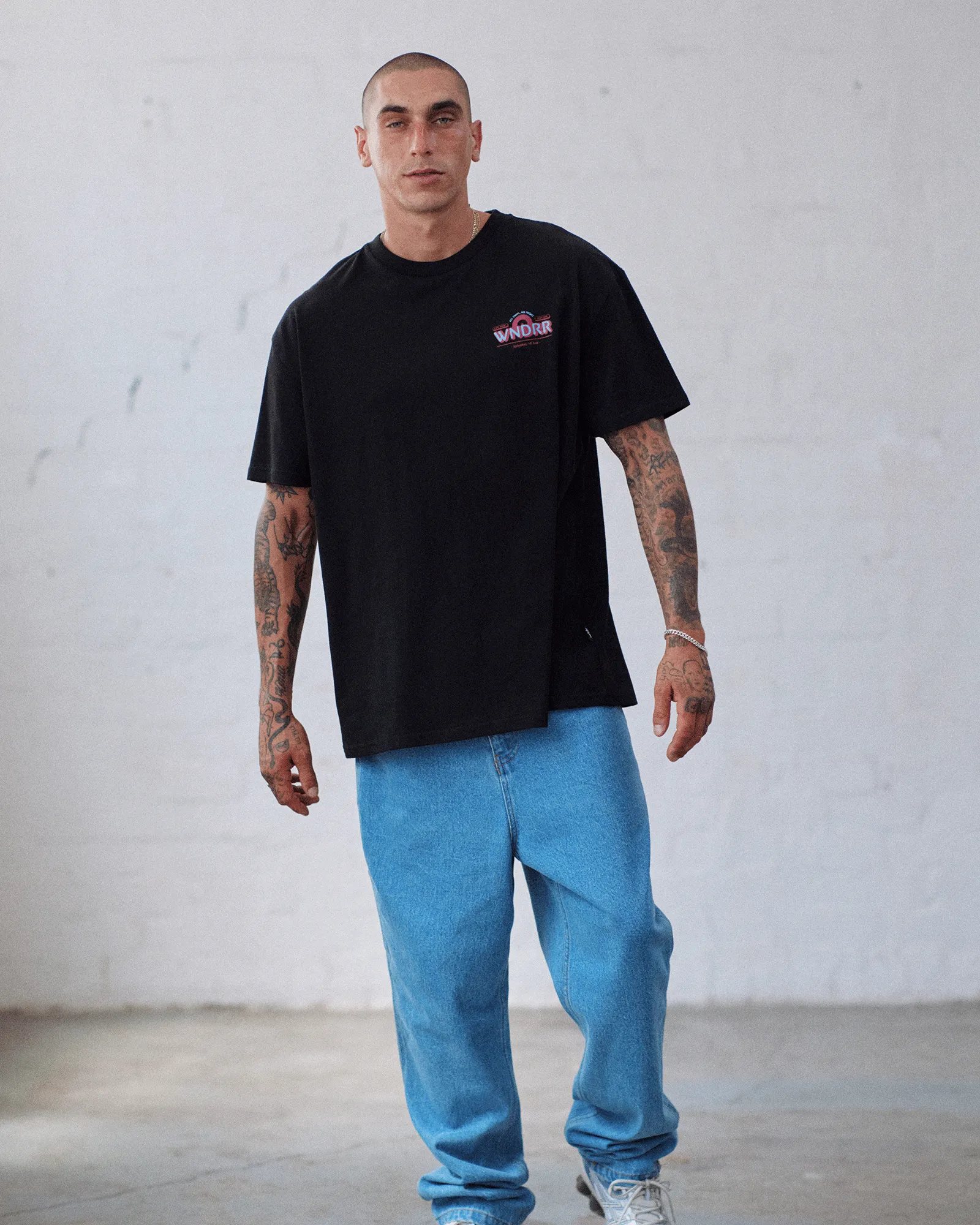 VINYL BAR BOX FIT TEE - BLACK