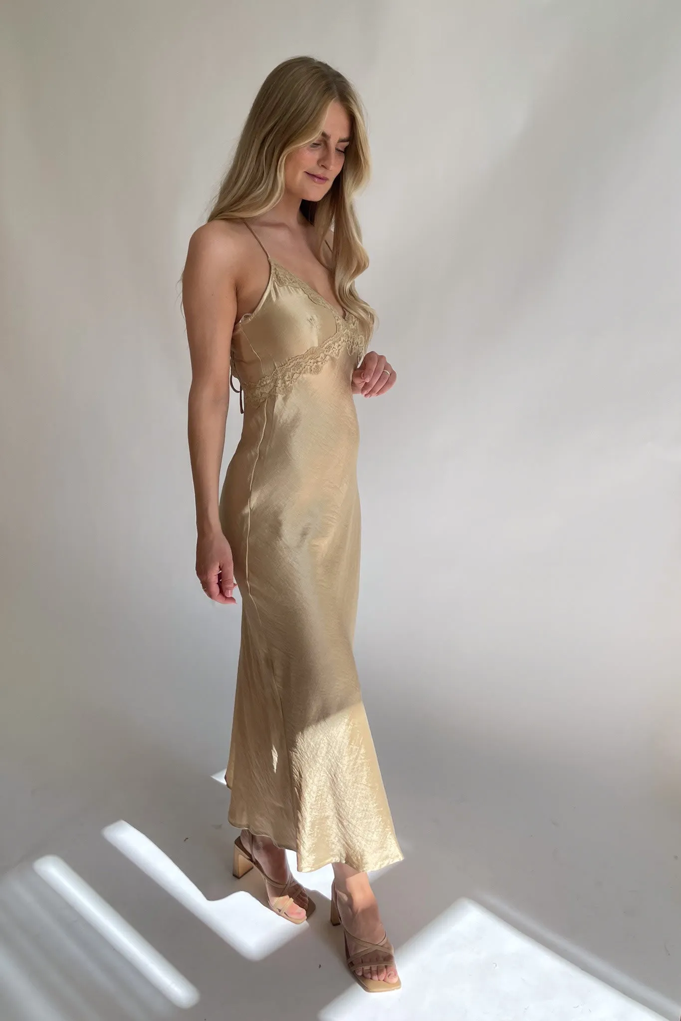 VMFelicia Kjole - Guld